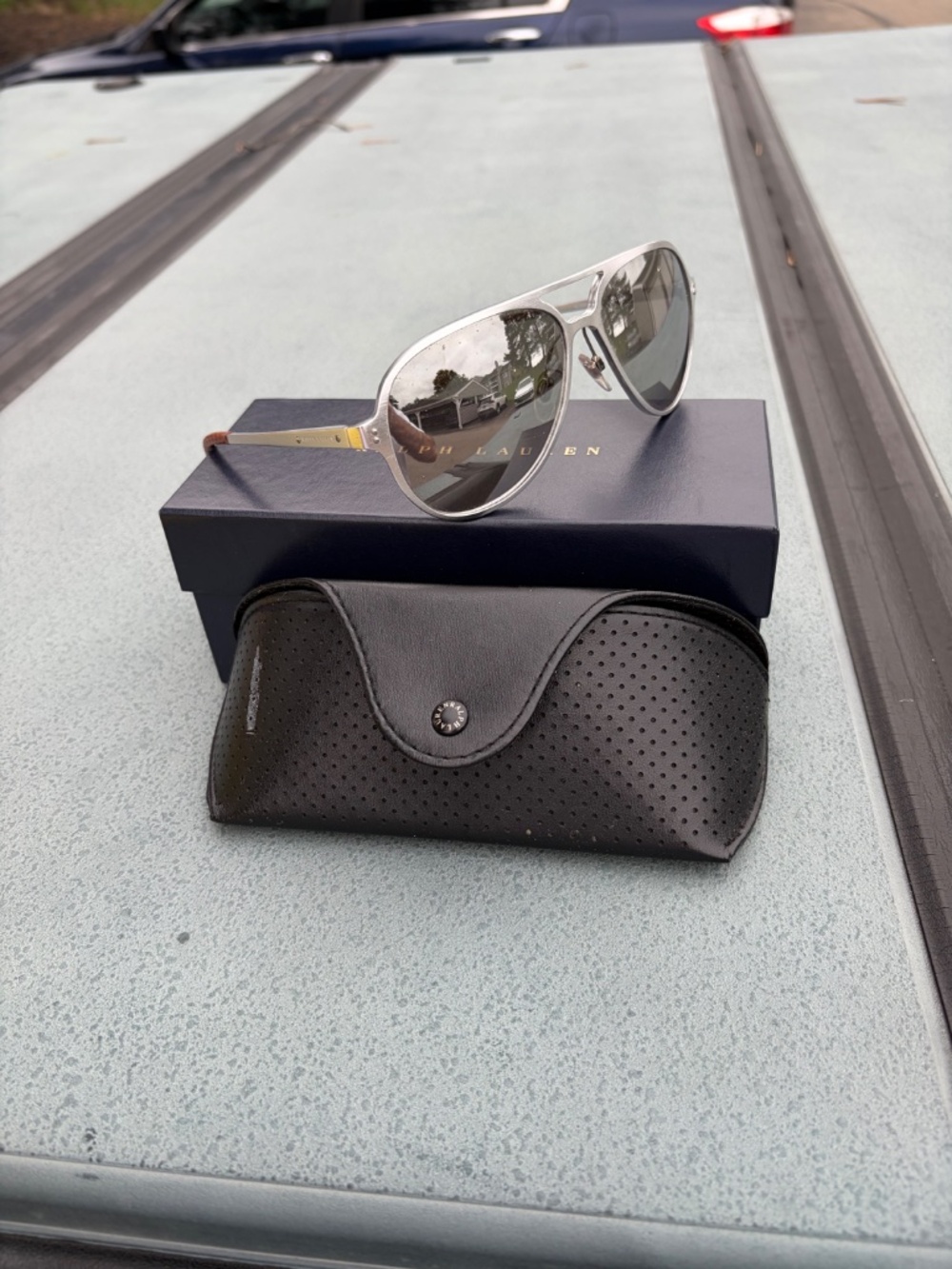 Sunglasses - Picture 2 of 8
